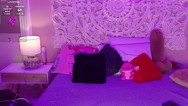 MalaikaBrown online show from April 15, 5:02 am