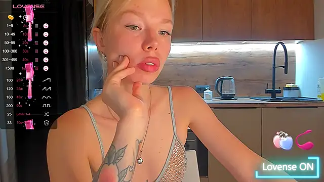 Olivia Bells online show from September 9, 10:30 pm