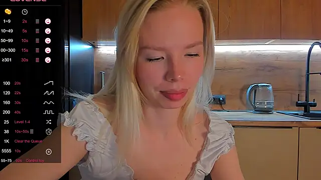 Olivia Bells online show from June 3, 9:08 pm