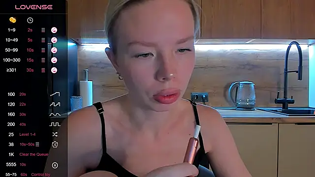 Olivia Bells online show from May 28, 9:10 pm