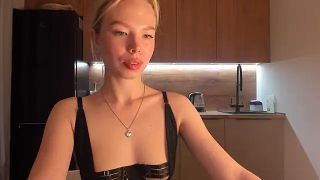 Olivia Bells online show from March 12, 9:35 pm