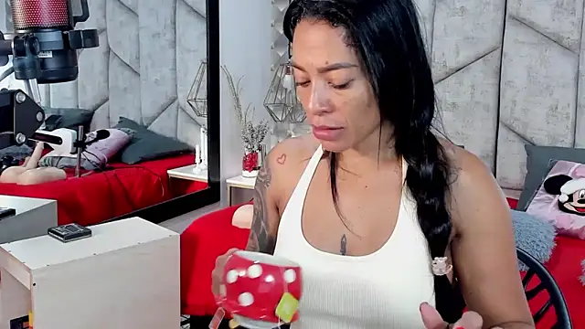 Snapshot of NiicolleMiller chatting on November 20, 11:55 am NiicolleMiller online show from November 20, 11:55 am