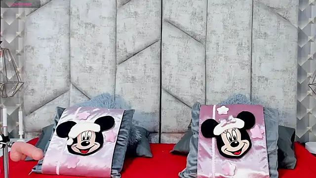 Snapshot of NiicolleMiller chatting on November 23, 10:36 am NiicolleMiller online show from November 23, 10:36 am