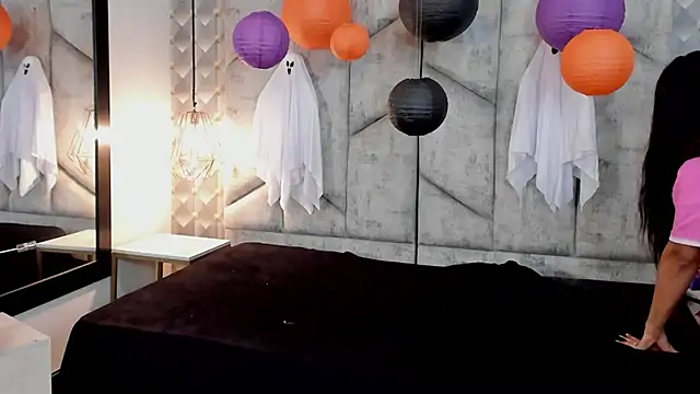 Snapshot of NiicolleMiller chatting on October 27, 11:22 am NiicolleMiller online show from October 27, 11:22 am