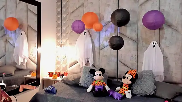 Snapshot of NiicolleMiller chatting on October 30, 11:41 am NiicolleMiller online show from October 30, 11:41 am