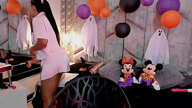 Snapshot of NiicolleMiller chatting on October 26, 12:38 pm NiicolleMiller online show from October 26, 12:38 pm