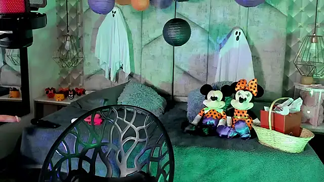 Snapshot of NiicolleMiller chatting on October 30, 11:45 pm NiicolleMiller online show from October 30, 11:45 pm