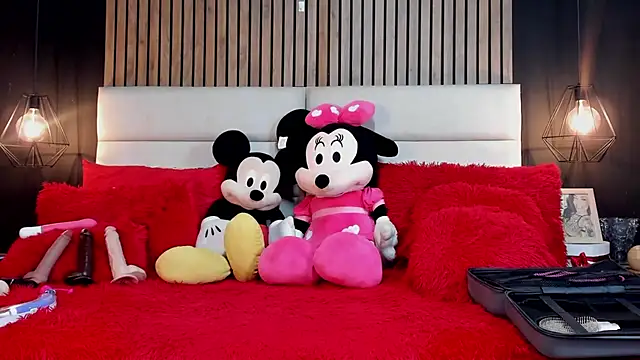 NiicolleMiller online show from September 24, 5:08 pm