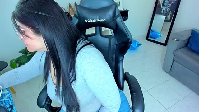 BellaFlaming online show from September 17, 10:39 am