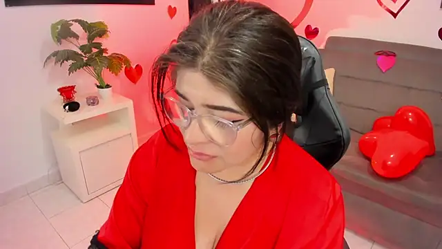 BellaFlaming online show from February 14, 6:40 pm