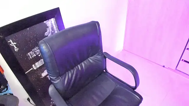 BellaFlaming online show from May 13, 11:06 am
