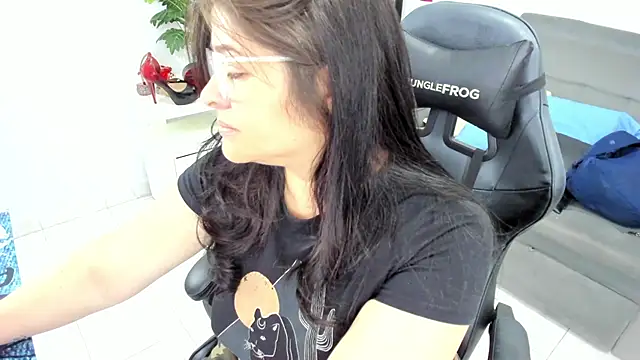 BellaFlaming online show from February 25, 11:10 am