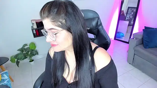 BellaFlaming online show from September 19, 11:03 am