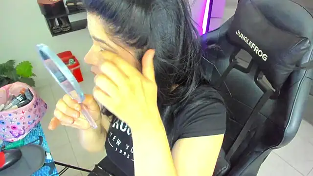 BellaFlaming online show from November 26, 11:21 am