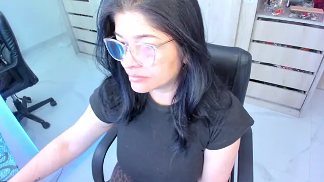 Snapshot of BellaFlaming chatting on June 25, 12:10 pm BellaFlaming online show from June 25, 12:10 pm