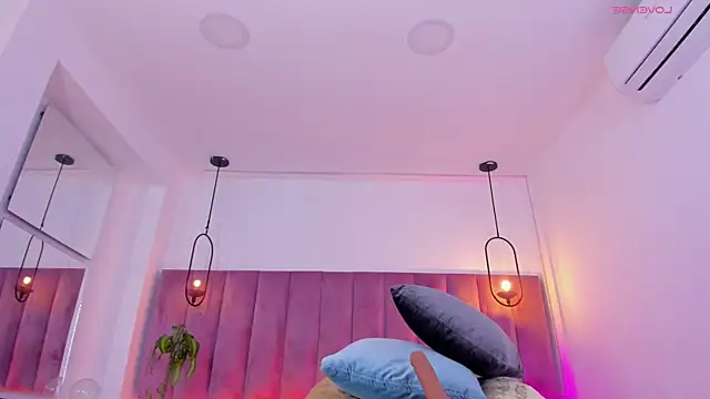 Snapshot of babepolly chatting on June 19, 10:32 am babepolly online show from June 19, 10:32 am