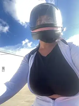 -Marivalda- online show from April 10, 6:26 pm