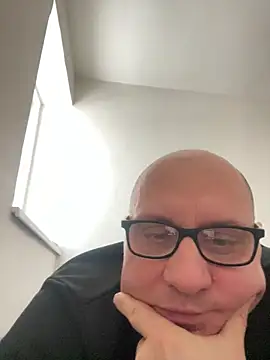 Snapshot of vanjbi45 chatting on February 14, 2:44 pm vanjbi45 online show from February 14, 2:44 pm