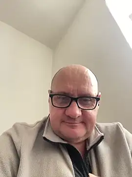 Snapshot of vanjbi45 chatting on February 21, 8:51 am vanjbi45 online show from February 21, 8:51 am