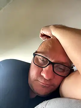 Snapshot of vanjbi45 chatting on October 4, 2:18 pm vanjbi45 online show from October 4, 2:18 pm