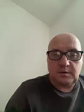 Snapshot of vanjbi45 chatting on February 14, 8:21 am vanjbi45 online show from February 14, 8:21 am
