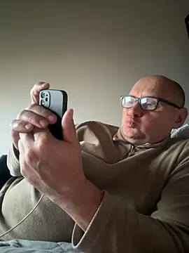 vanjbi45 online show from November 12, 7:01 am