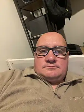 Snapshot of vanjbi45 chatting on October 18, 7:05 pm vanjbi45 online show from October 18, 7:05 pm