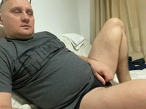 Snapshot of vanjbi45 chatting on December 24, 8:27 pm vanjbi45 online show from December 24, 8:27 pm
