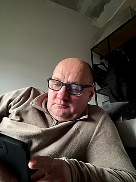 Snapshot of vanjbi45 chatting on October 25, 9:19 am vanjbi45 online show from October 25, 9:19 am