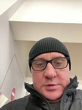 Snapshot of vanjbi45 chatting on January 3, 12:51 pm vanjbi45 online show from January 3, 12:51 pm