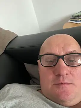 Snapshot of vanjbi45 chatting on February 2, 12:24 pm vanjbi45 online show from February 2, 12:24 pm