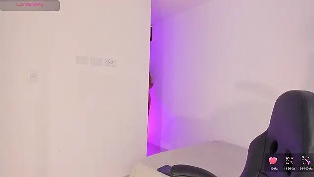 AnitaHaywood  online show from November 16, 8:24 pm