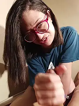 Snapshot of AmazingFuckCam chatting on July 5, 7:15 am AmazingFuckCam online show from July 5, 7:15 am