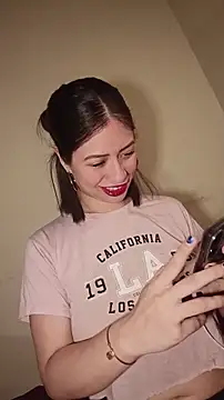 Snapshot of AmazingFuckCam chatting on July 11, 1:39 am AmazingFuckCam online show from July 11, 1:39 am