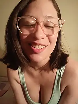 Snapshot of AmazingFuckCam chatting on June 5, 12:15 am AmazingFuckCam online show from June 5, 12:15 am