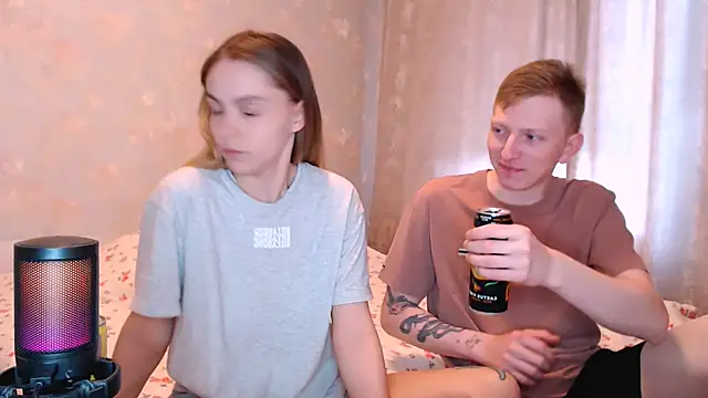 juliaanddima online show from June 17, 7:41 am