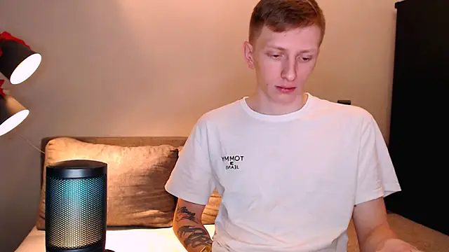 Snapshot of juliaanddima chatting on November 3, 9:18 pm juliaanddima online show from November 3, 9:18 pm