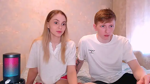 juliaanddima online show from February 18, 8:22 am