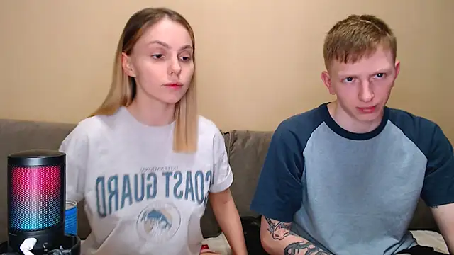 juliaanddima online show from March 13, 9:20 pm