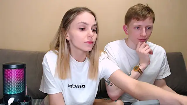 juliaanddima online show from April 3, 10:38 pm