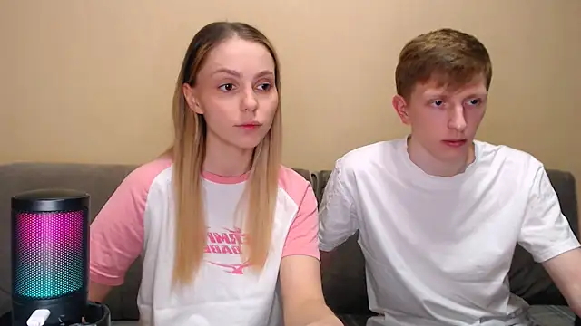 juliaanddima online show from February 22, 12:24 am