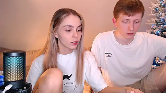 juliaanddima online show from December 20, 9:50 pm