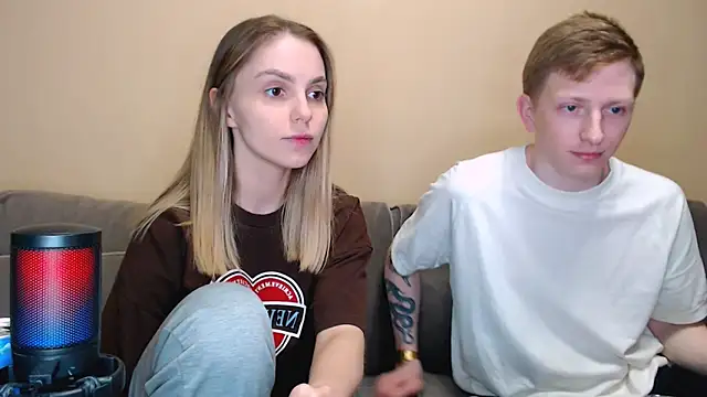 juliaanddima online show from May 30, 10:37 pm