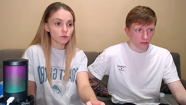 juliaanddima online show from February 19, 9:56 pm