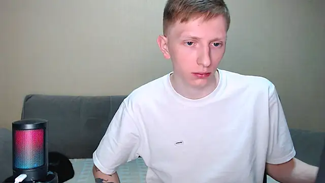 juliaanddima online show from March 6, 9:54 pm