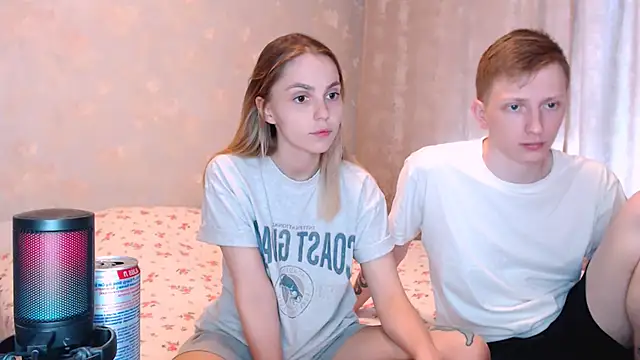 juliaanddima online show from June 29, 8:10 am