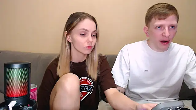 juliaanddima online show from March 24, 11:05 pm