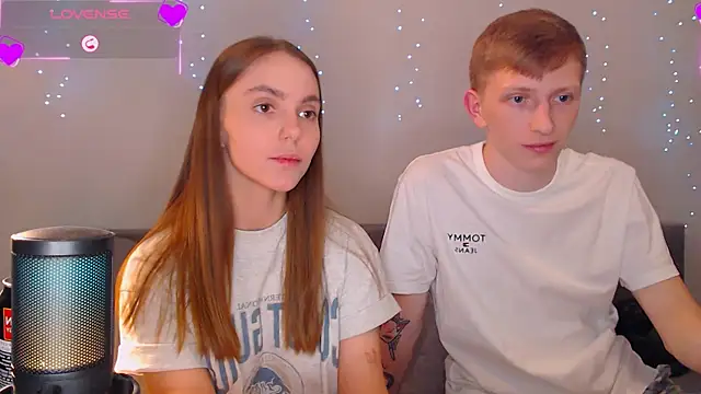 juliaanddima online show from March 1, 9:37 pm