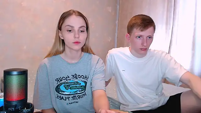 juliaanddima online show from May 20, 9:28 am