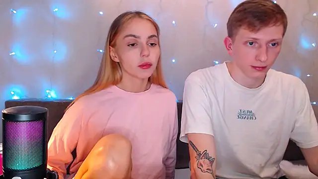 juliaanddima online show from October 5, 9:27 pm